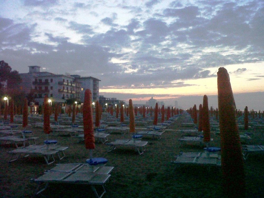 Hotel Astromare Jesolo Extérieur photo