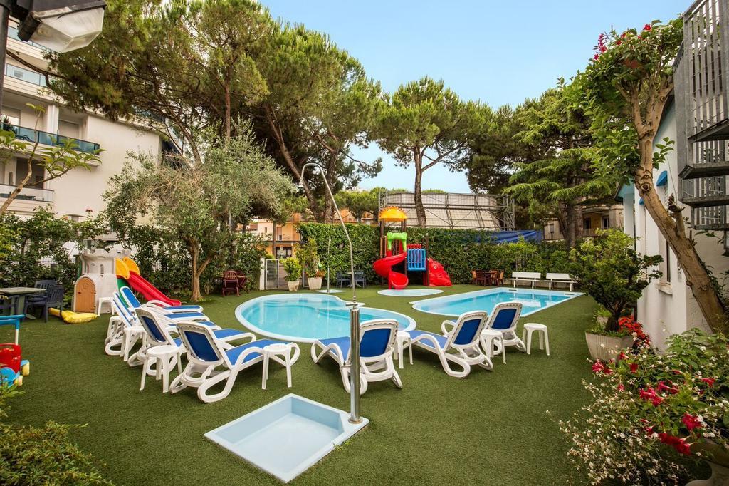 Hotel Astromare Jesolo Extérieur photo